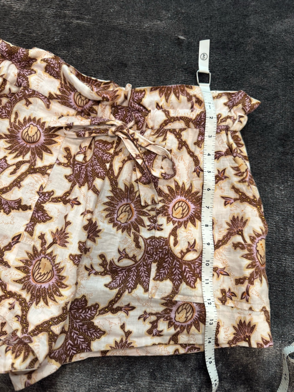 A.L.C. Malcolm Linen Floral Paperbag Shorts, Size 2 - Picture 8 of 10